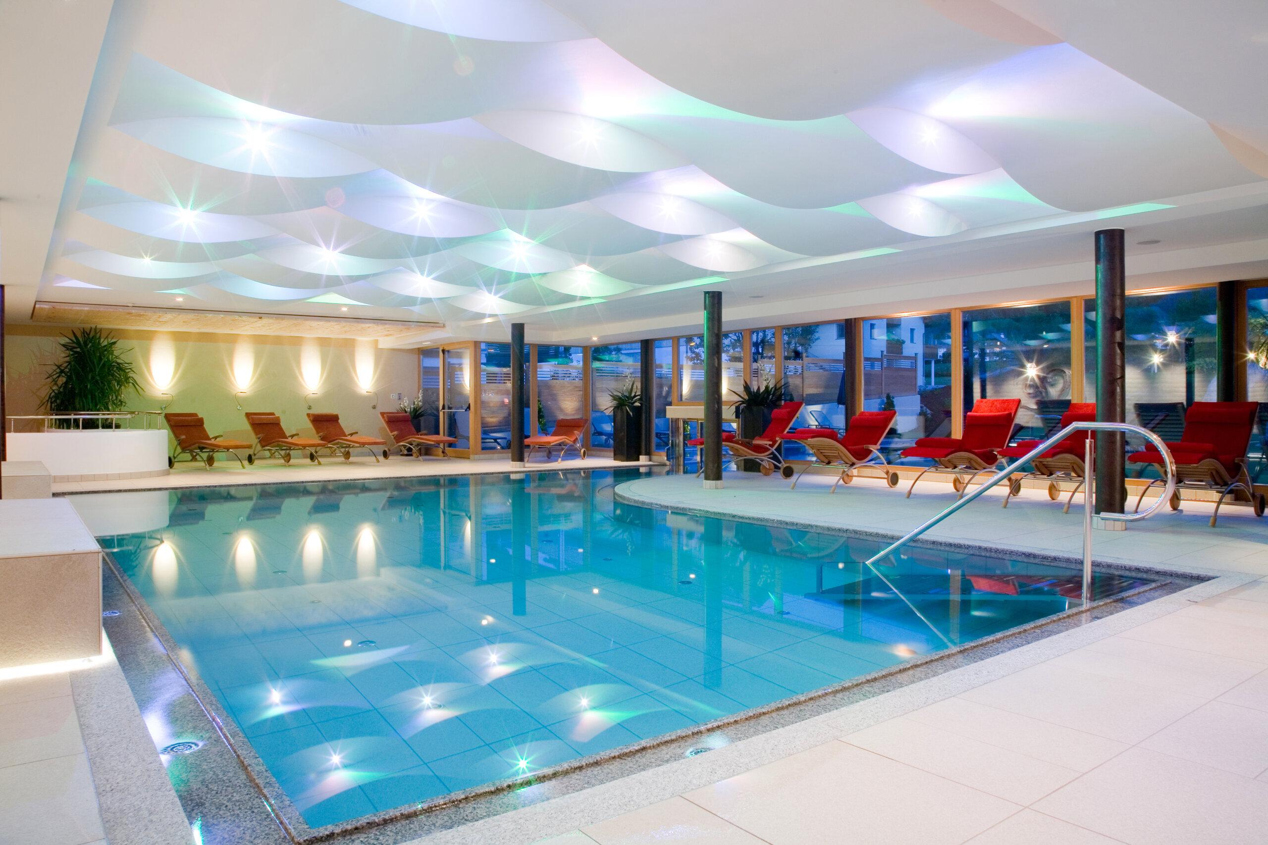 Piscina all'interno - Hotel Mirabell Dolomites 5 stelle a Valdaora