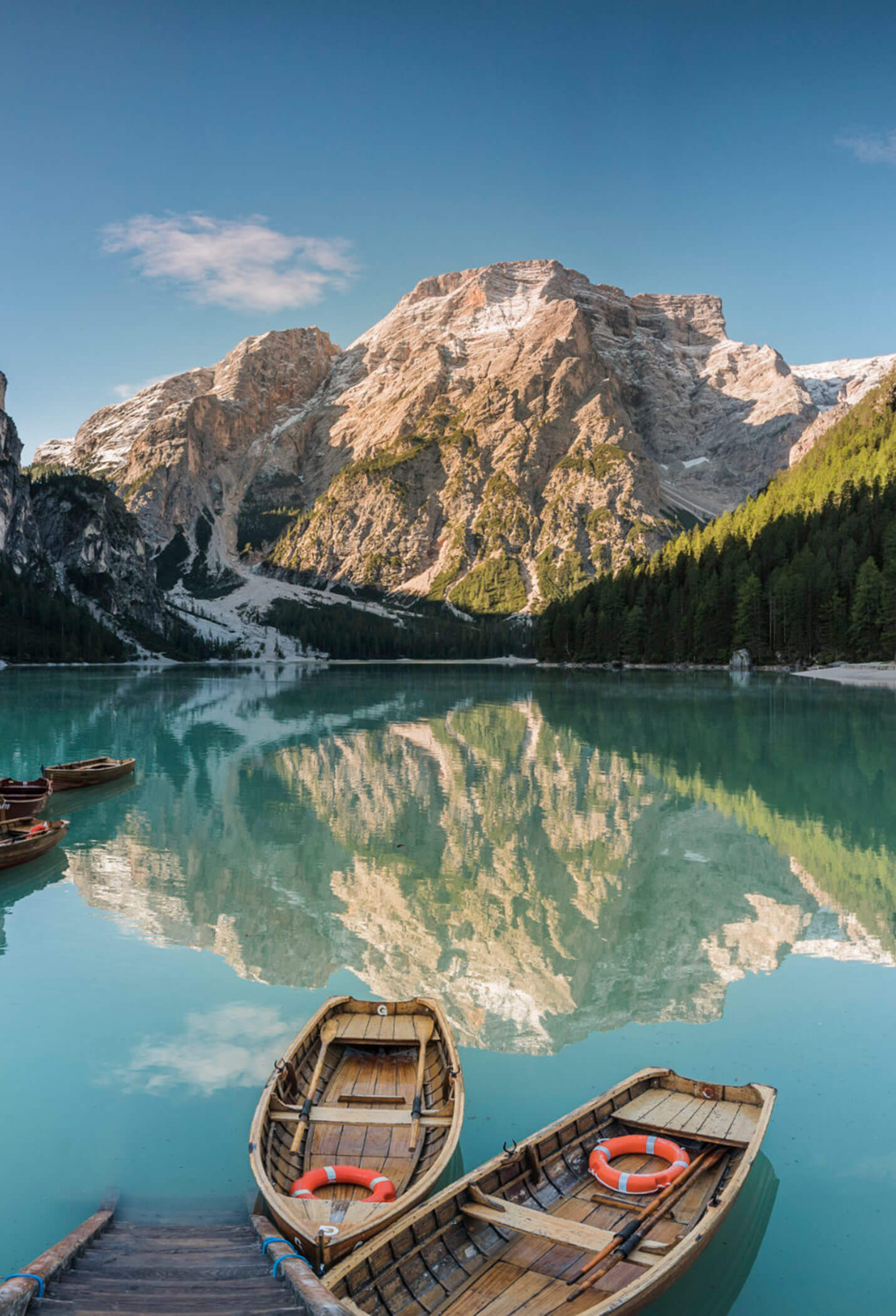 Pragser Wildsee in den Dolomiten - 5 Sterne Hotel Mirabell Dolomites in Olang