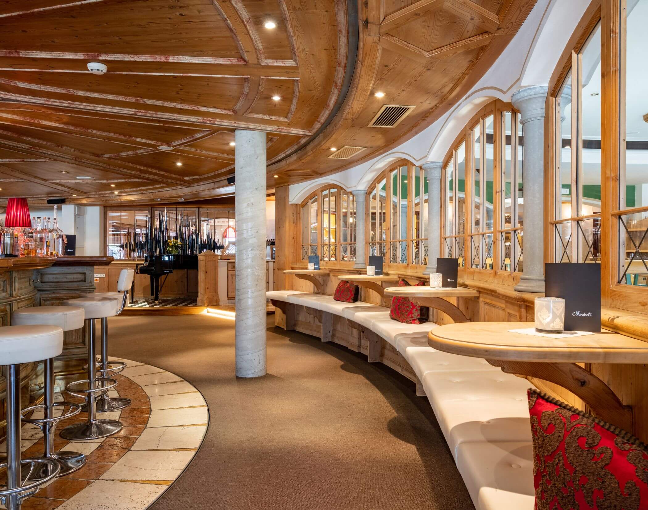 Ambiente bar - Hotel Mirabell Dolomites 5 stelle a Valdaora