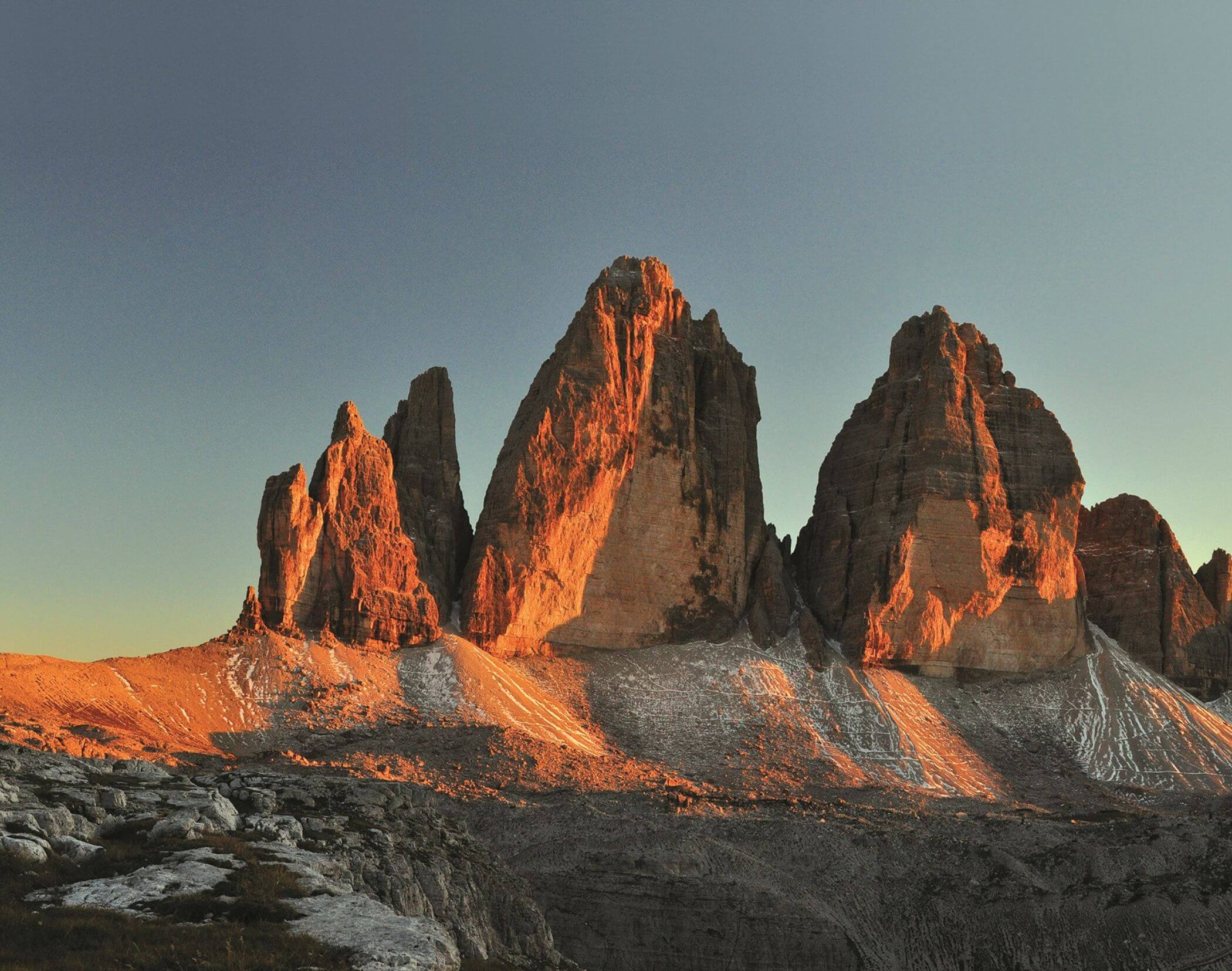 Tre cime nel rosso della sera - Hotel Mirabell Dolomites 5 stelle a Valdaora