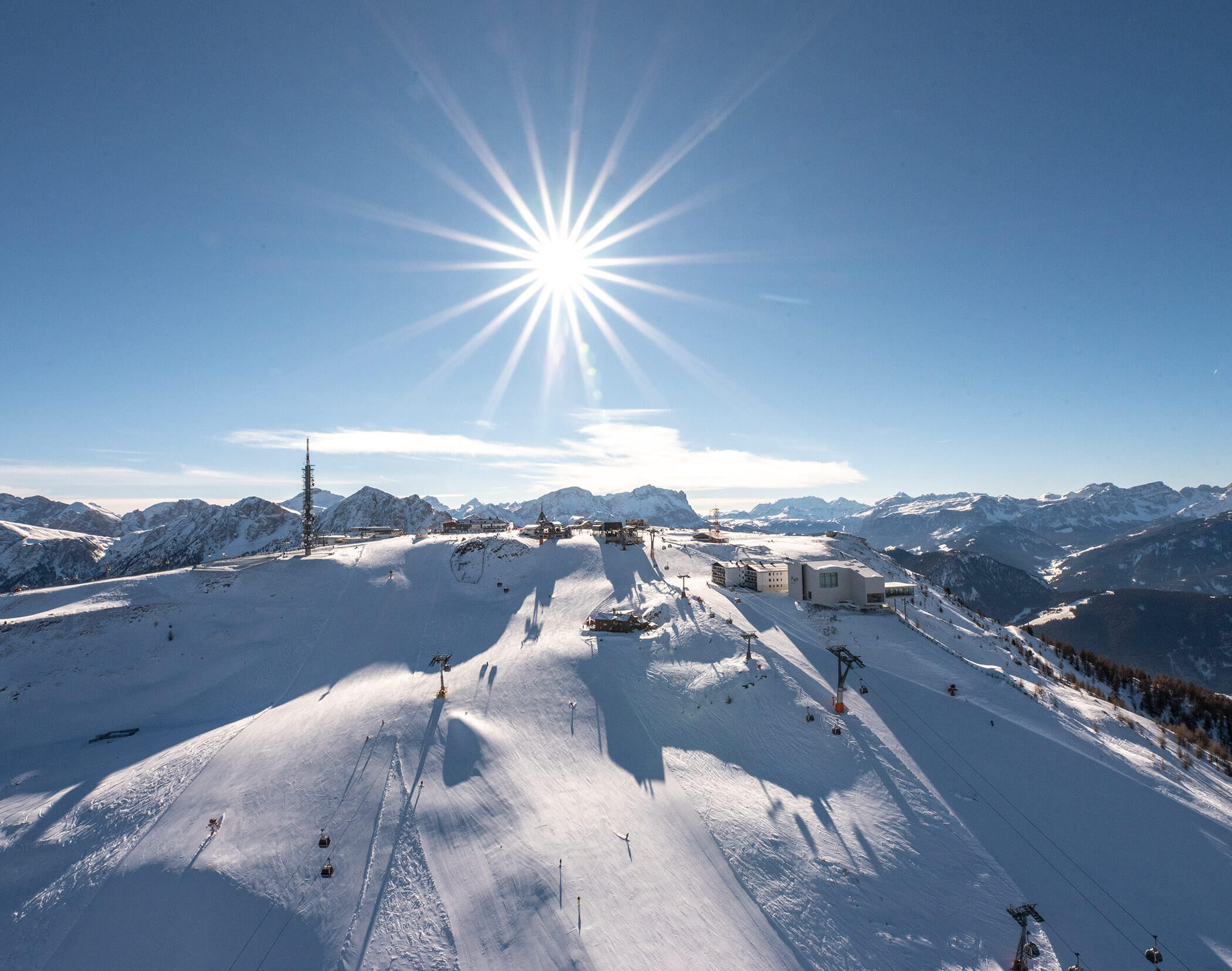 L'area sciistica di Plan de Corones dall'alto - Hotel Mirabell Dolomites 5 stelle a Valdaora
