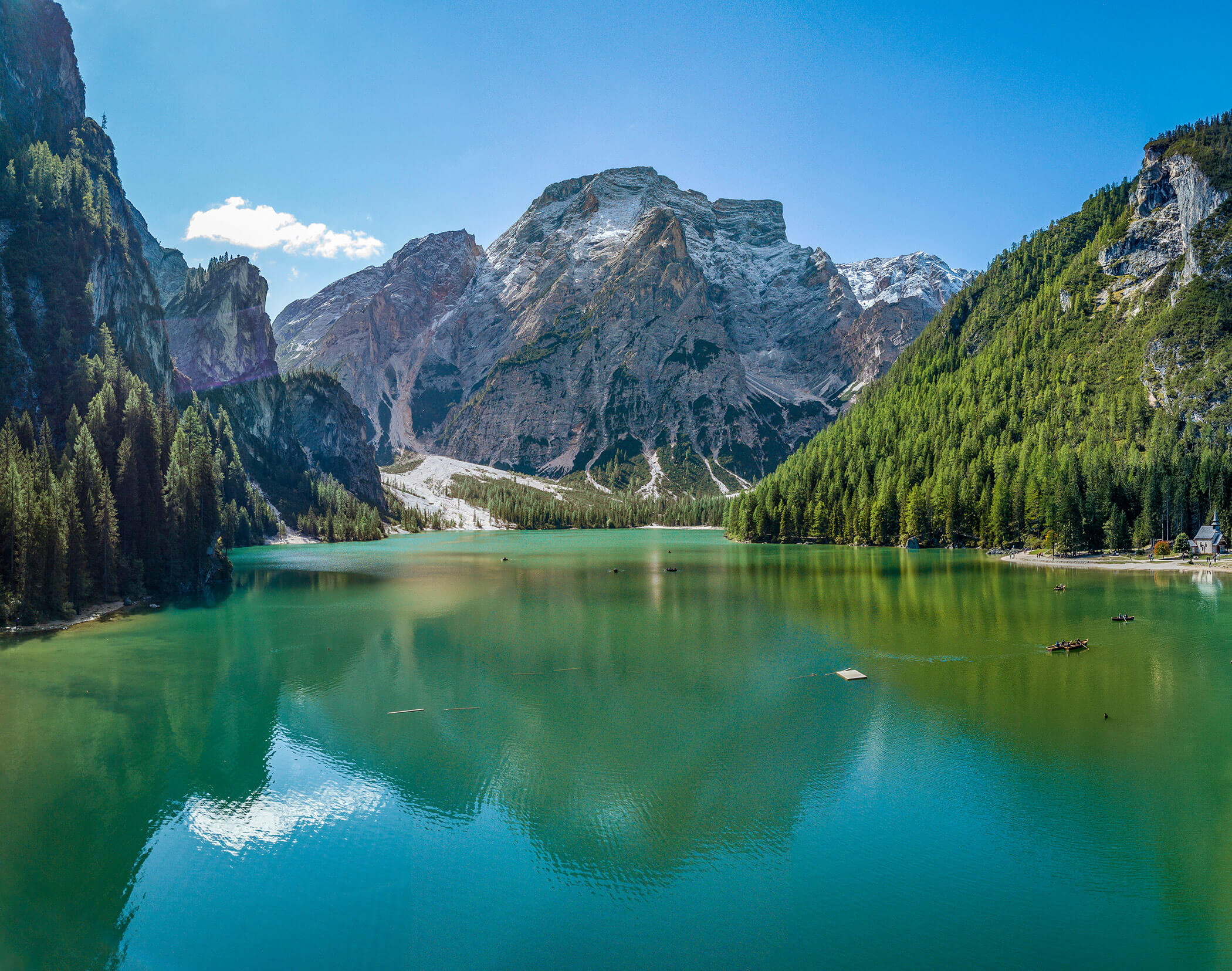 Lago di montagna a Braies - Hotel Mirabell Dolomites 5 stelle a Valdaora
