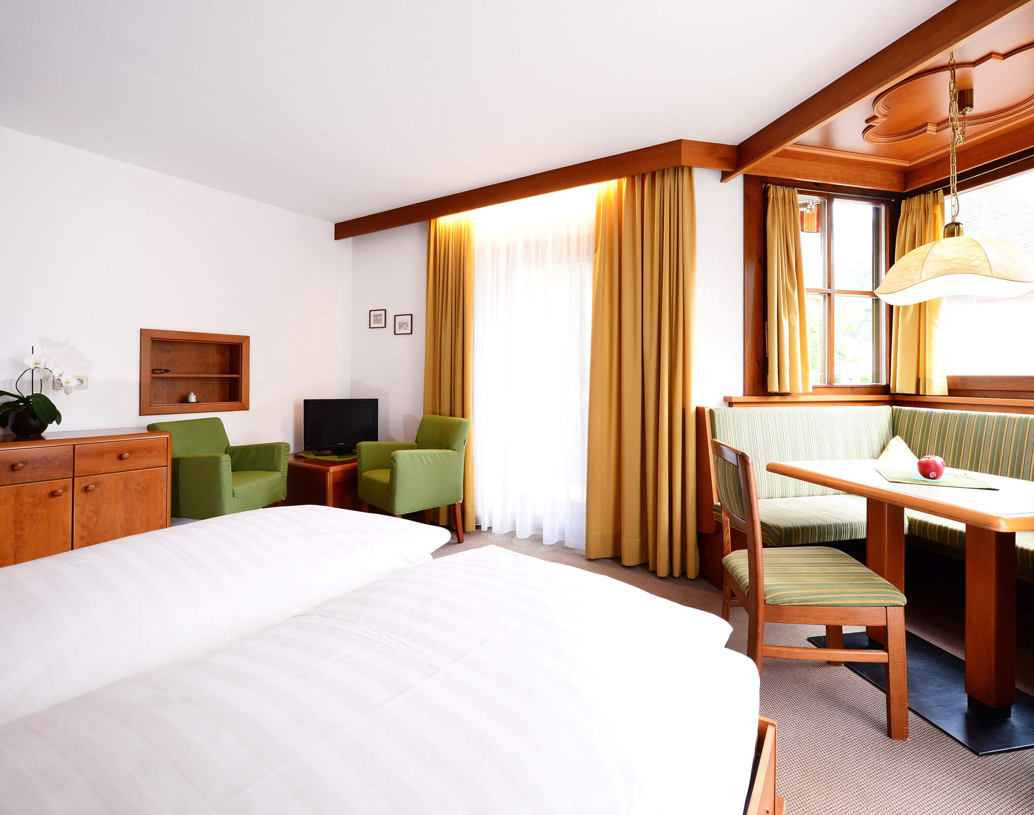 Residence Bacher - Wohnkomfort im Zentrum von Olang - 5 Sterne Hotel Mirabell Dolomites in Olang