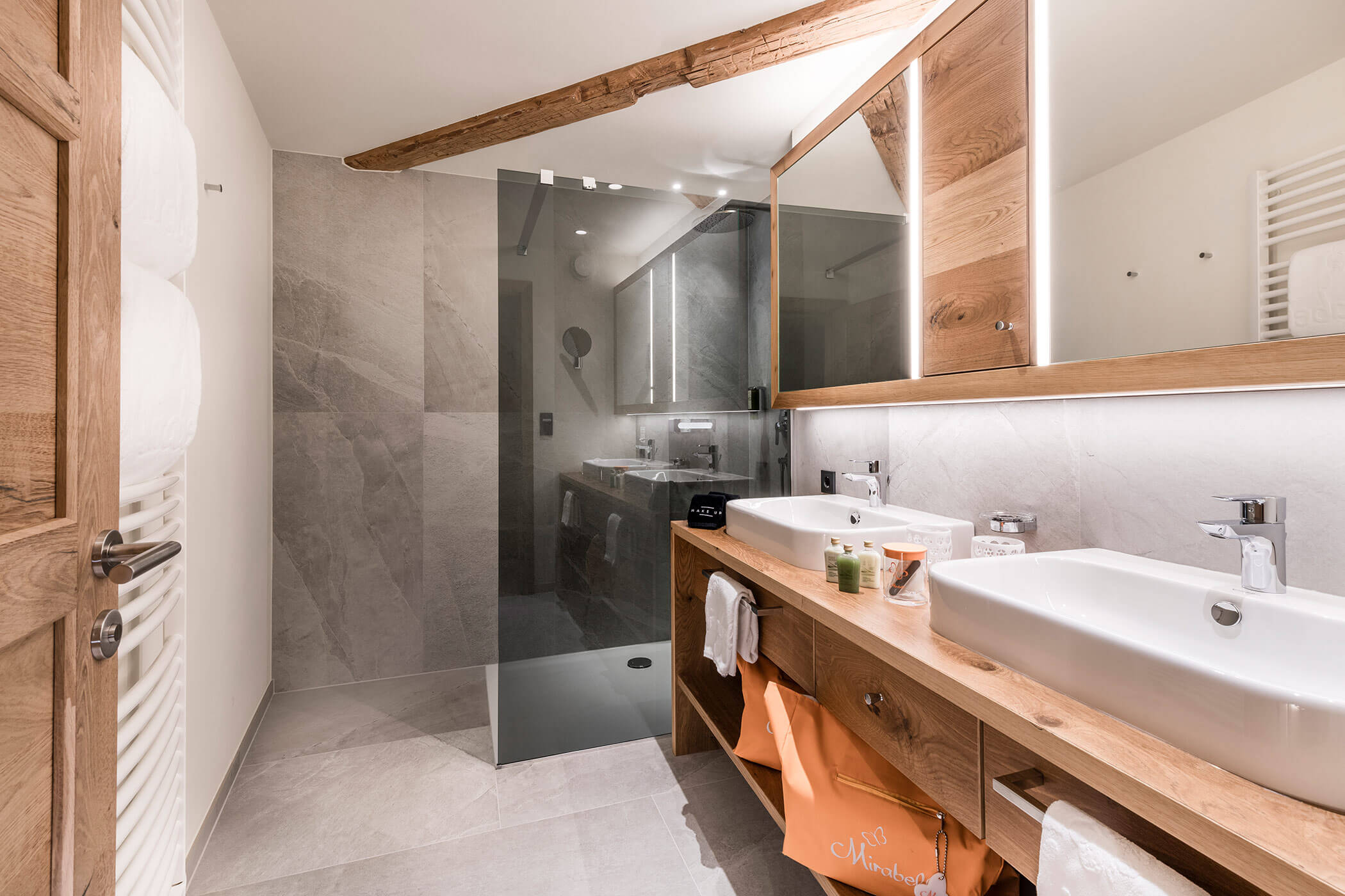 Badezimmer - Aurora - 5 Sterne Hotel Mirabell Dolomites in Olang