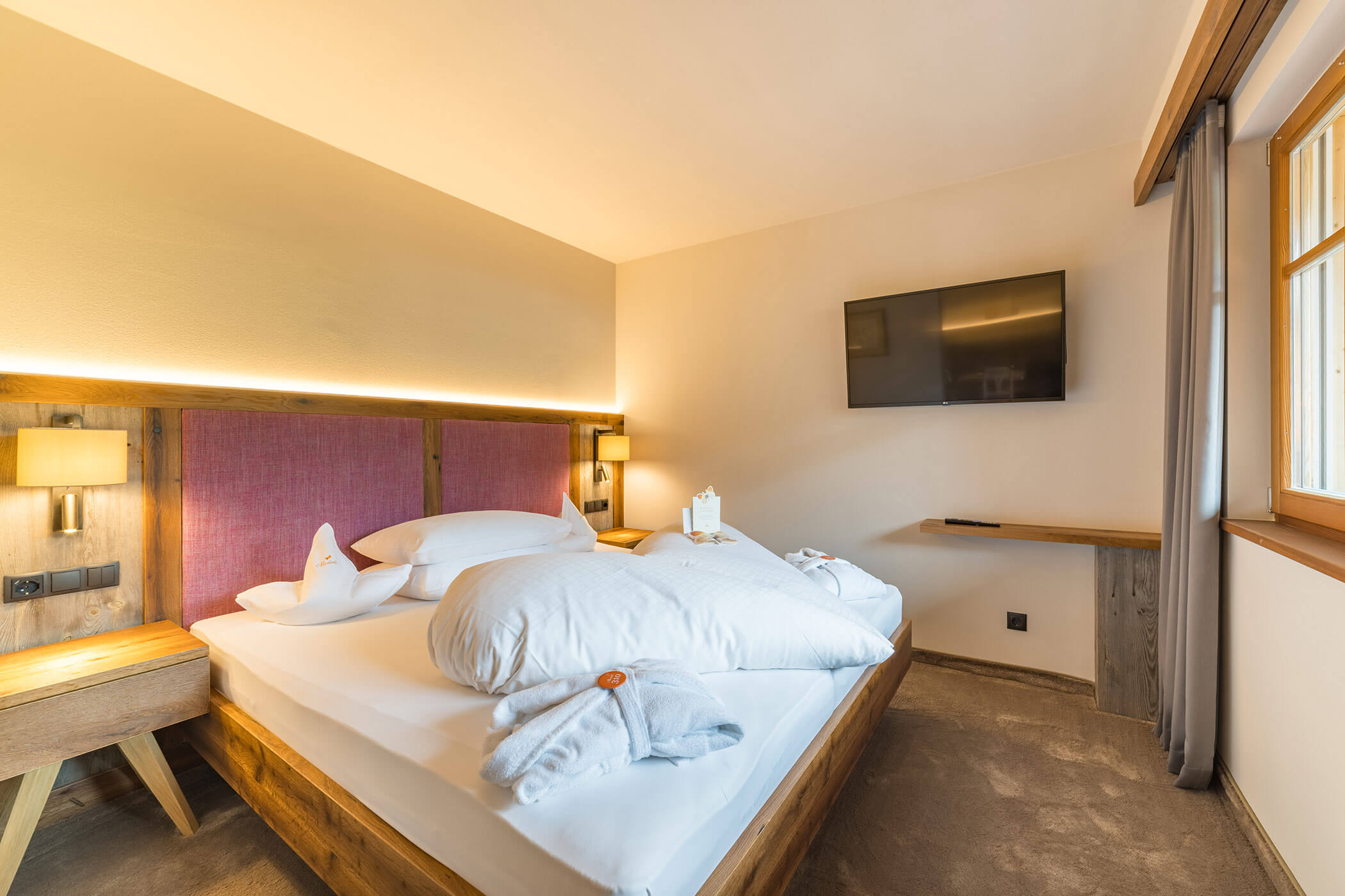 Schlafzimmer - Zimmer Klassik - 5 Sterne Hotel Mirabell Dolomites in Olang