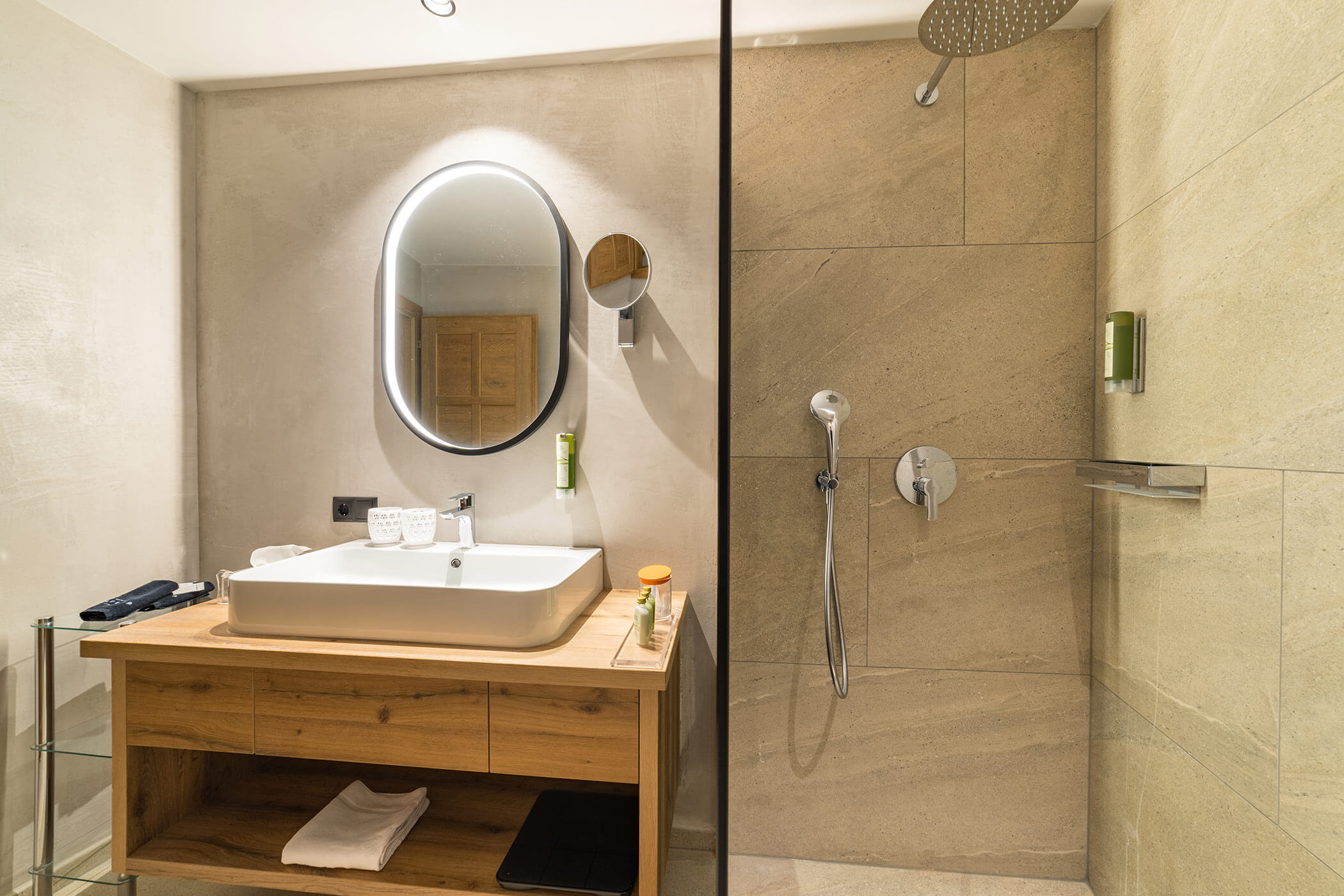 Badezimmer - Zimmer Klassik - 5 Sterne Hotel Mirabell Dolomites in Olang