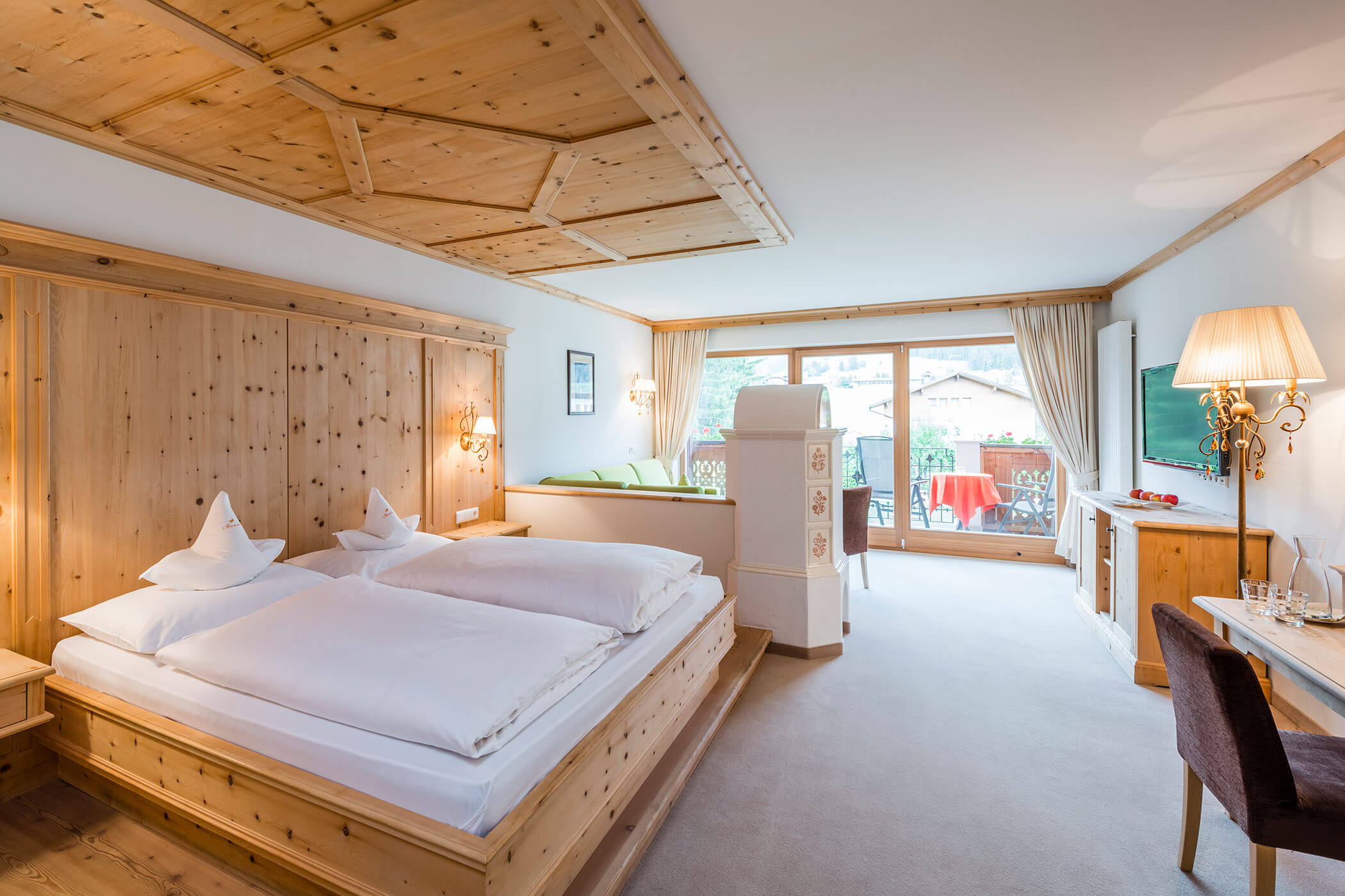 Schlafzimmer - Zimmer Garten Flair - 5 Sterne Hotel Mirabell Dolomites in Olang