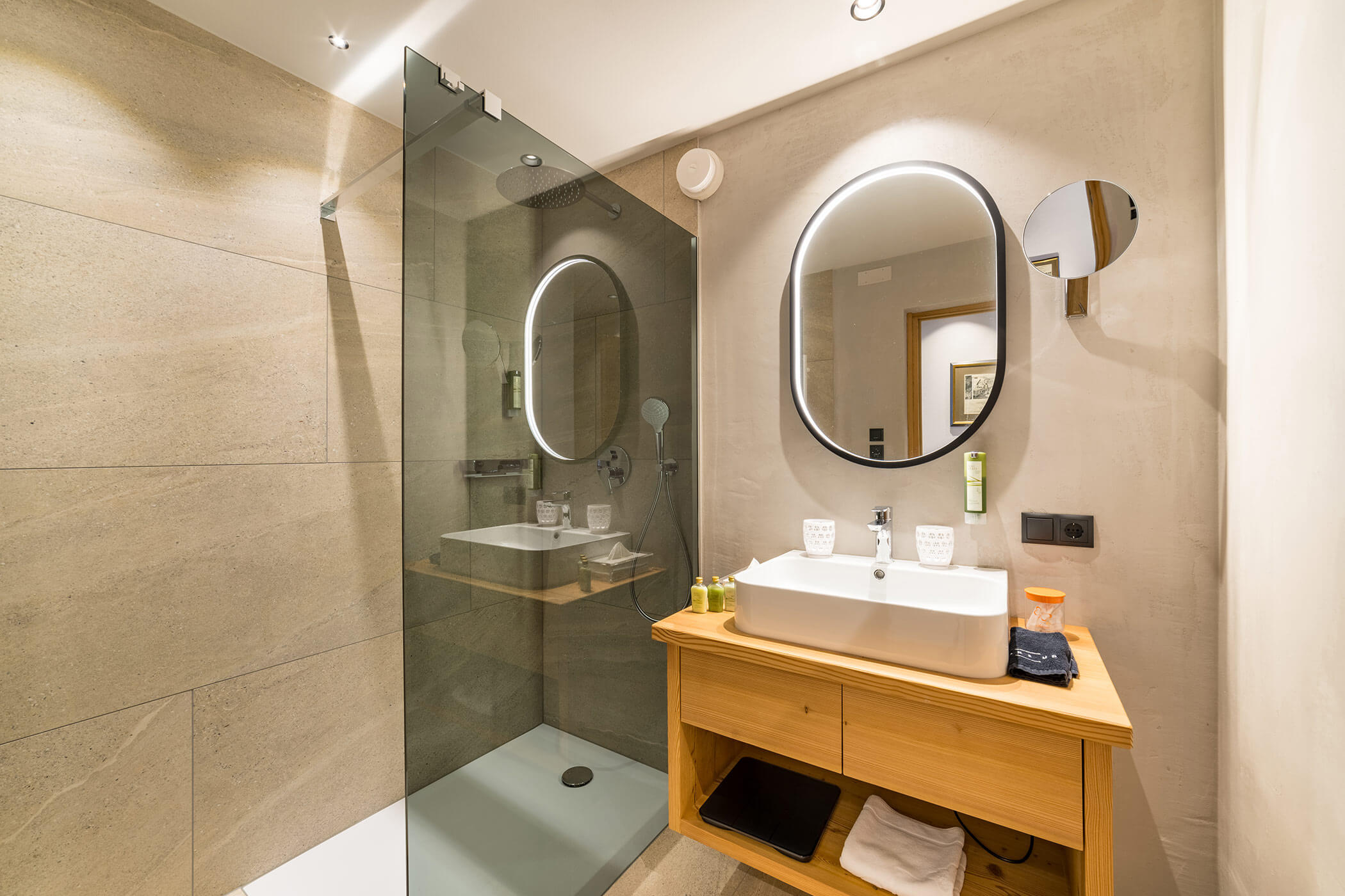 Badezimmer - Zimmer Garten Klassik - 5 Sterne Hotel Mirabell Dolomites in Olang