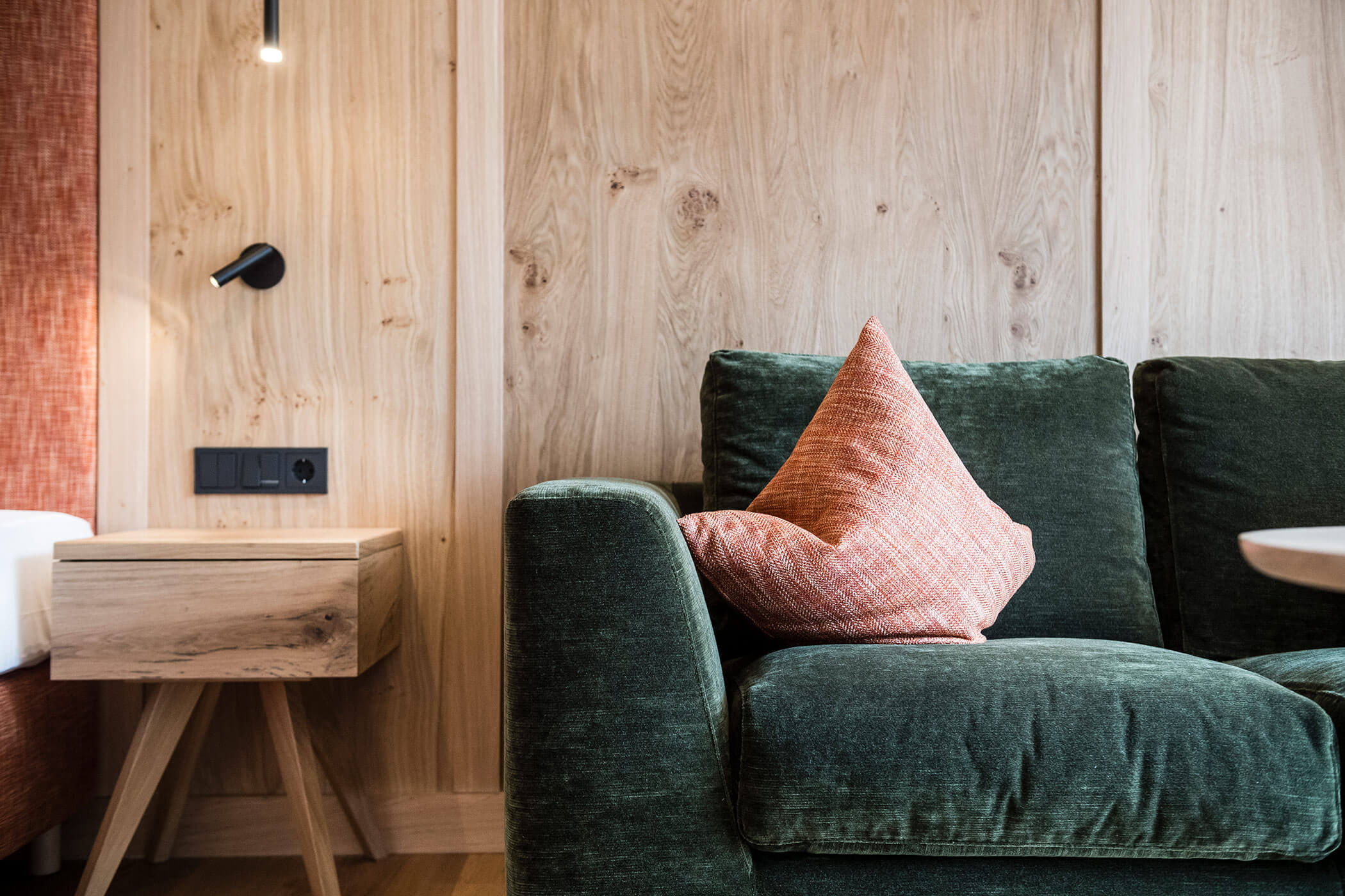 Couch Detailaufnahme - Zimmer Garten Vital - 5 Sterne Hotel Mirabell Dolomites in Olang