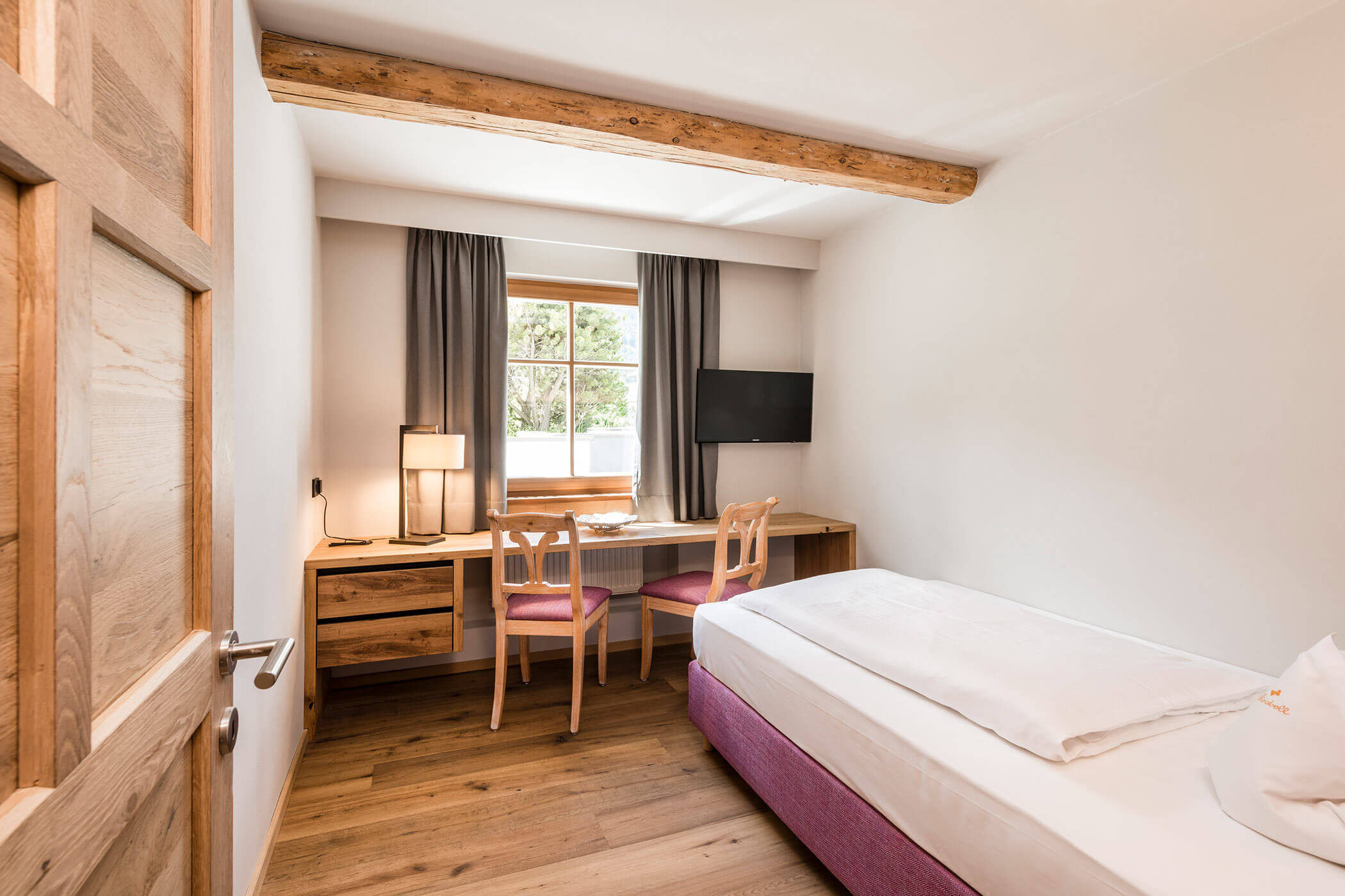 Schreibtisch - Zimmer Mirabell - 5 Sterne Hotel Mirabell Dolomites in Olang